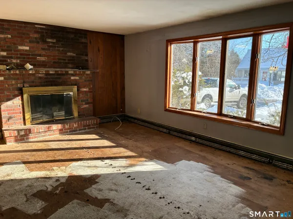 $209,900 | 112 Greenfield Drive, Torrington, CT 06790