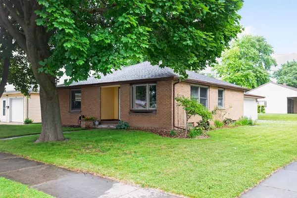 $244,900 | 926 East Byrd Street, Appleton, WI 54911