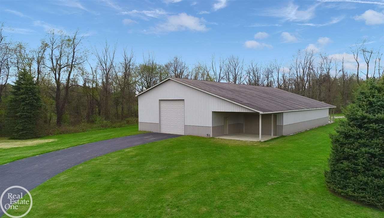 311 Townsend Road Leonard, MI 48367 - Photo 13 of 91 31381776-12.JPG