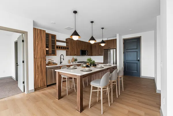 $3,070 | 640 Wisconsin Avenue North, Unit 636, Golden Valley, MN 55427