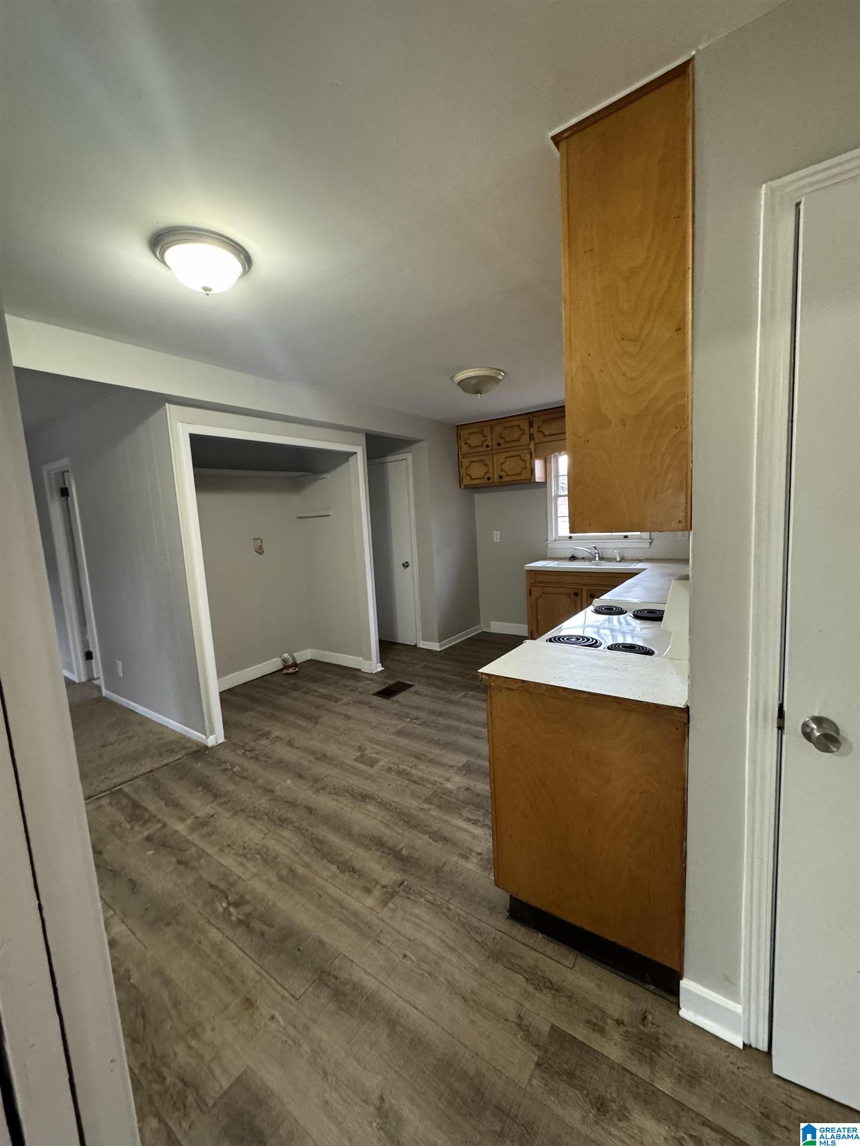 437 Tupelo Road Birmingham, AL 35215 - Photo 9 of 28