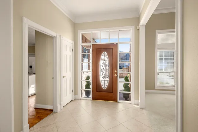 $379,000 | 5702 Glen Pines Drive, Houston, TX 77069