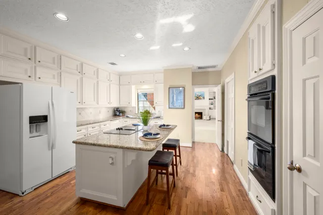 $379,000 | 5702 Glen Pines Drive, Houston, TX 77069