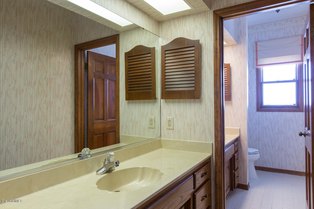2840 North Riverside Drive Indialantic, FL 32903 - Photo 12 of 25 Master Bathroom.jpg