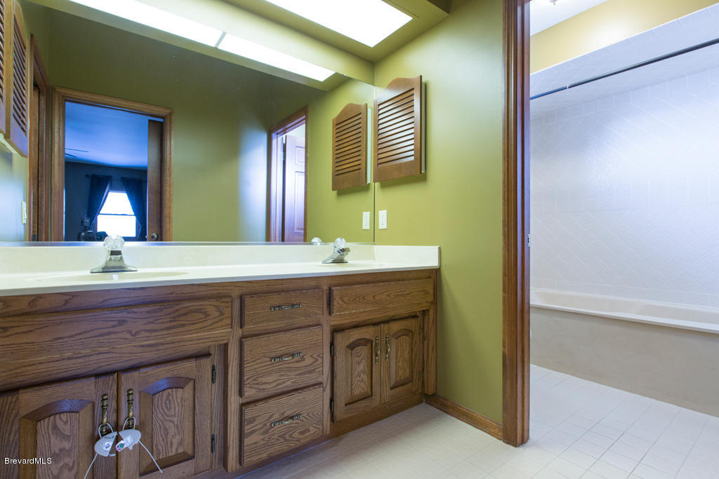 2840 North Riverside Drive Indialantic, FL 32903 - Photo 17 of 25 Guest Bathroom.jpg