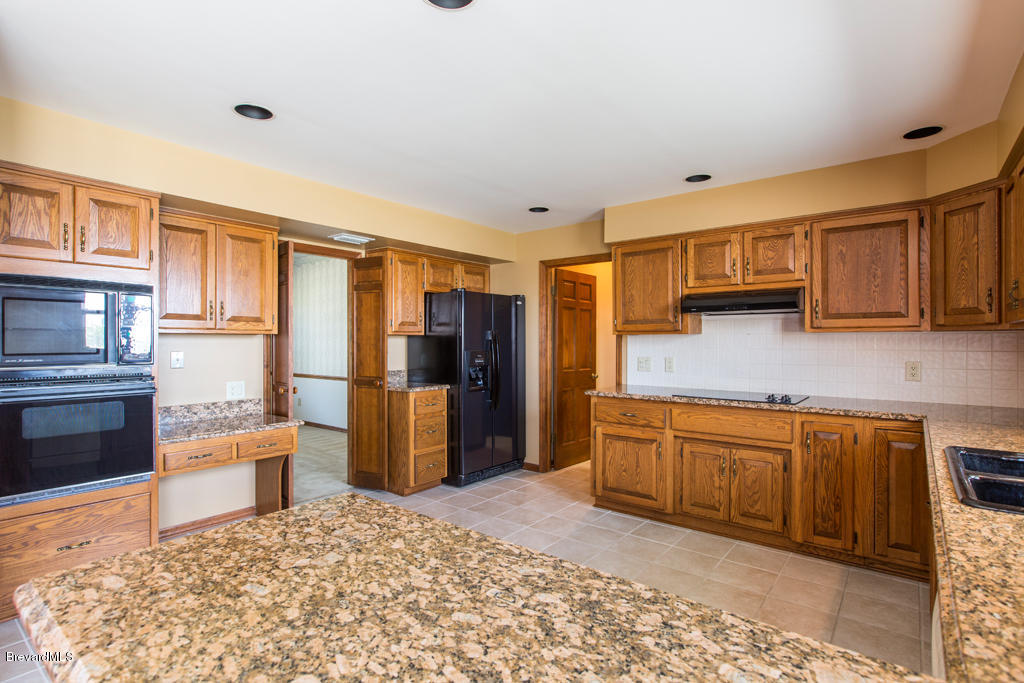 2840 North Riverside Drive Indialantic, FL 32903 - Photo 7 of 25 Large Spacious Kitchen.jpg