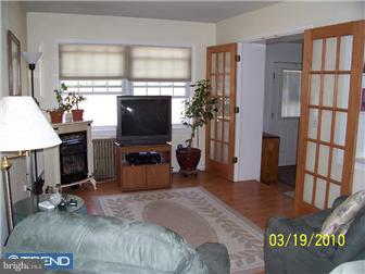 284 County House Road Clarksboro, NJ 08020 - Photo 10 of 12 Living Room