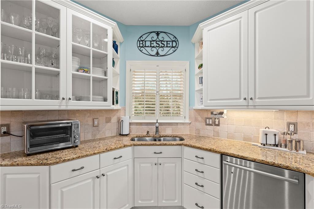 3912 Wesseck Drive High Point, NC 27265 - Photo 17 of 50