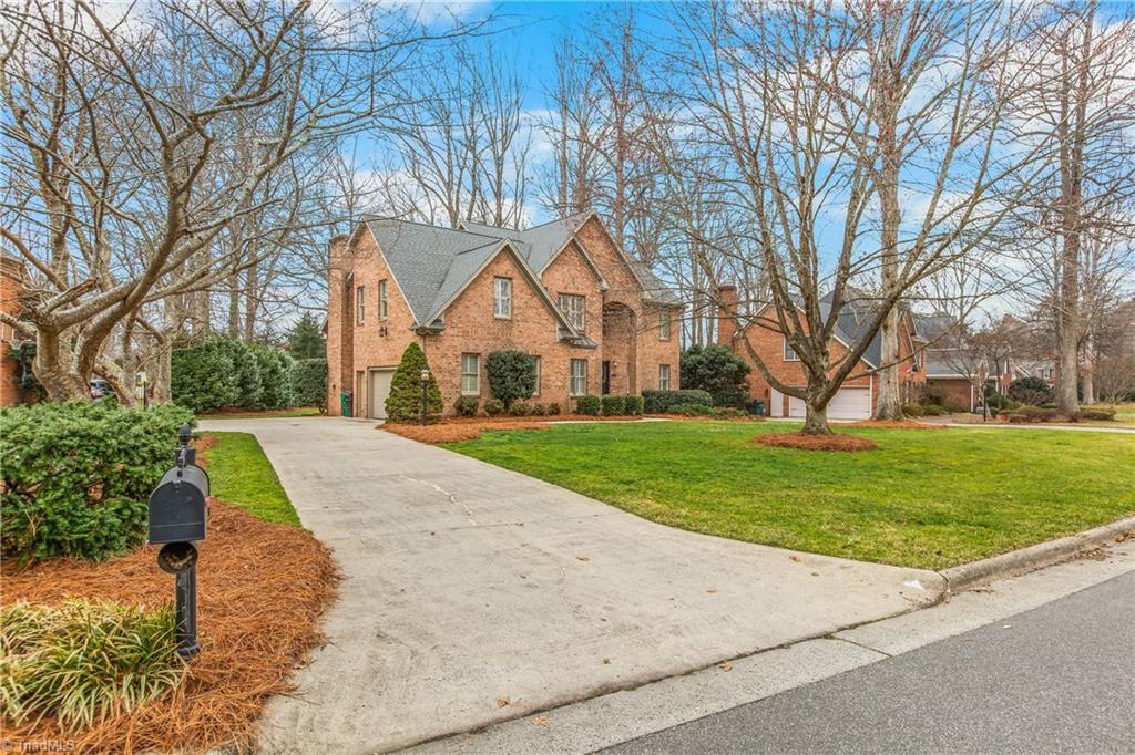3912 Wesseck Drive High Point, NC 27265 - Photo 4 of 50