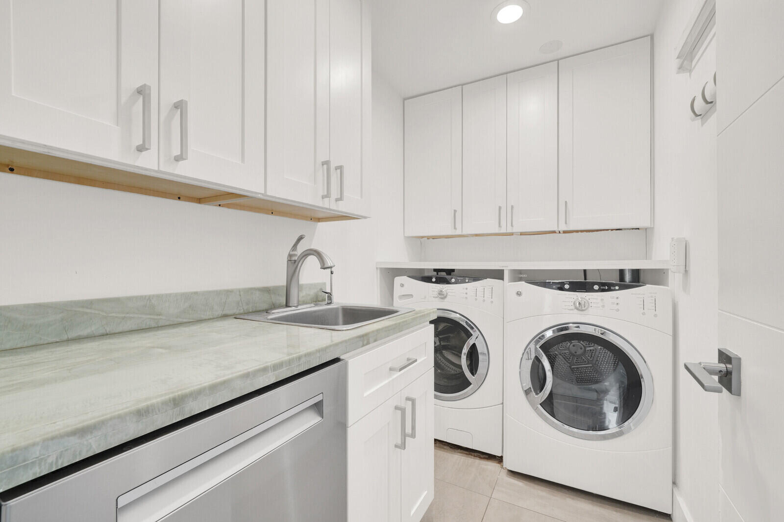 1199 Dolphin Road Singer Island, FL 33404 - Photo 35 of 60 41_Image_41_mls