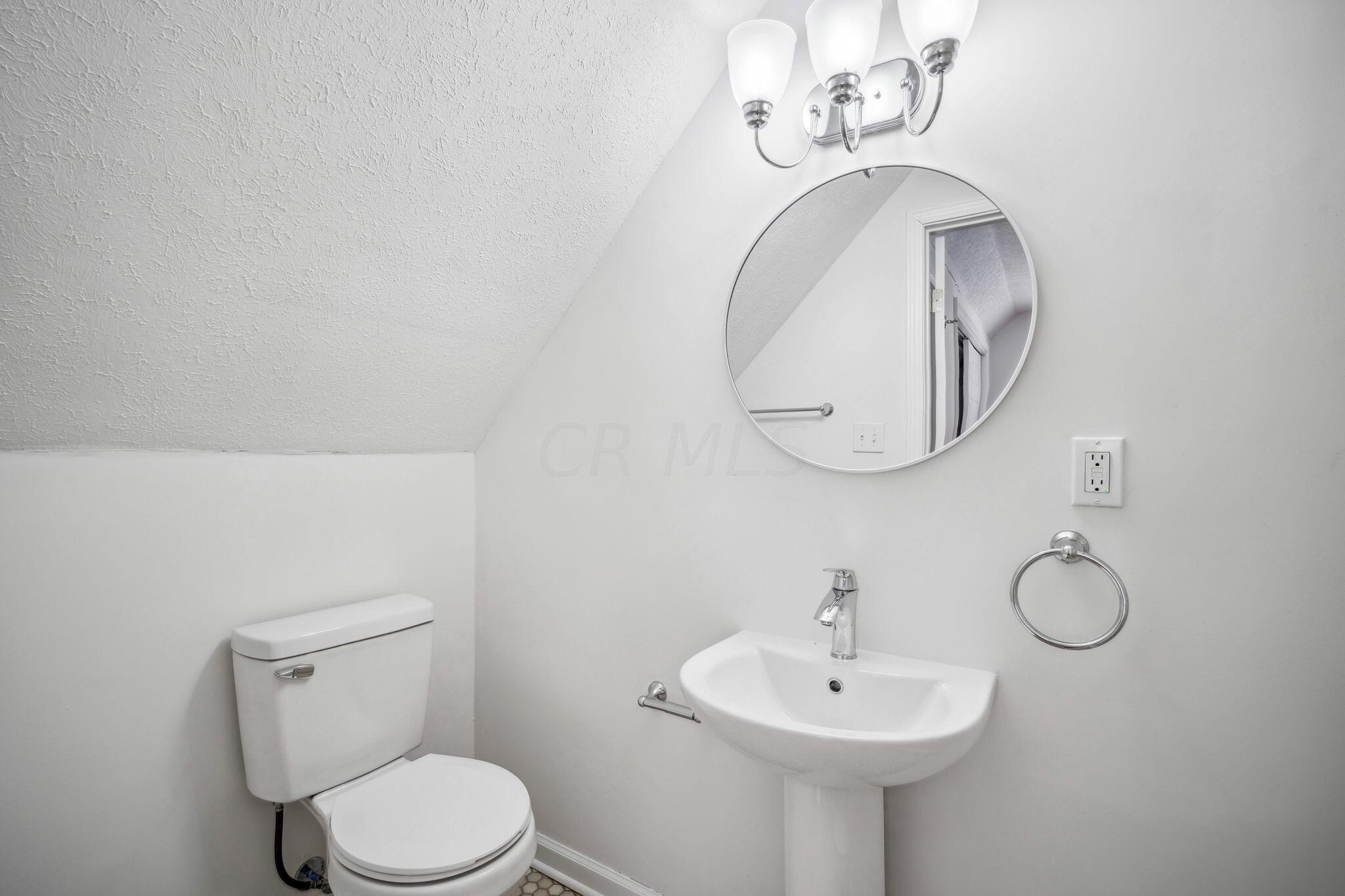 12420 Techniglas Road Newark, OH 43055 - Photo 61 of 72 Mother-in-Law Suite Full Bathroom