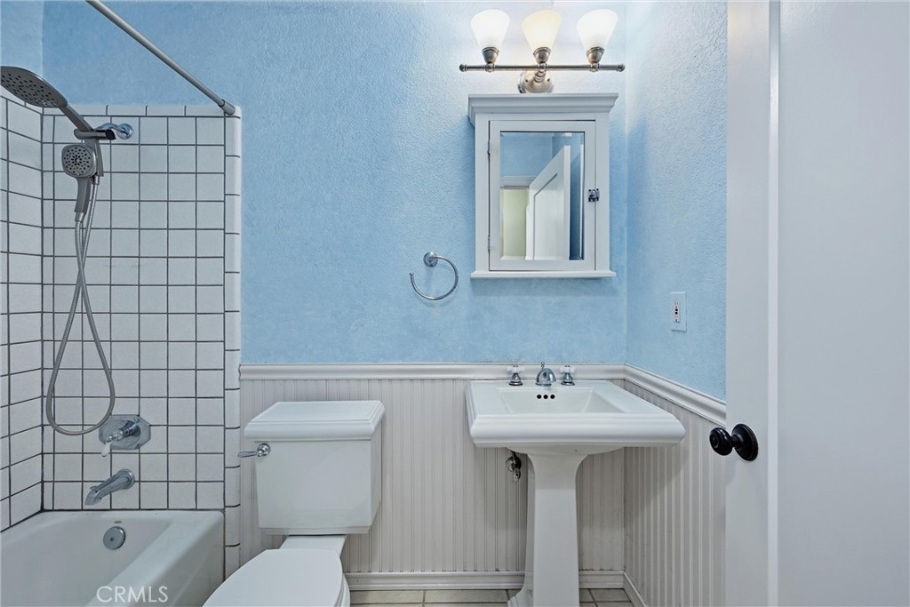 18669 Deer Hill Road Hidden Valley Lake, CA 95467 - Photo 24 of 40 Guest Bath