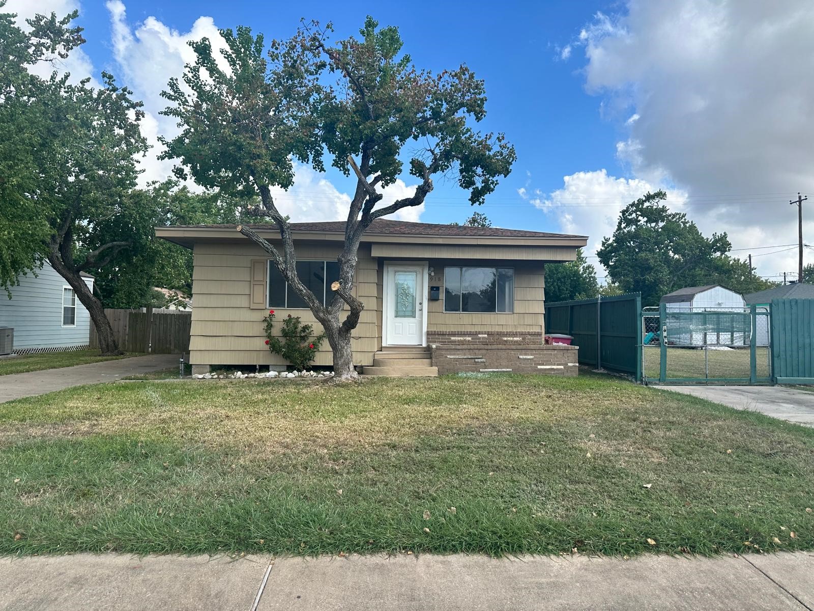 918 West 5th Street, Unit 1 Freeport, TX 77541 - Photo 1 of 21