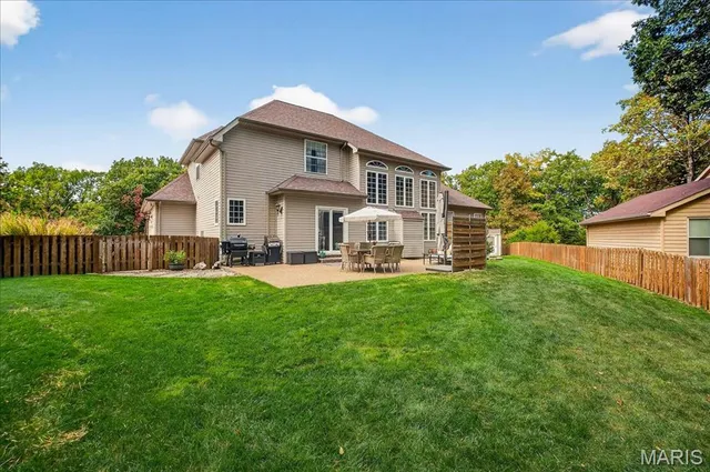 $675,000 | 1516 Redbriar Drive, High Ridge, MO 63049