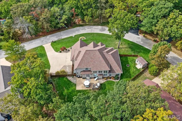 $675,000 | 1516 Redbriar Drive, High Ridge, MO 63049