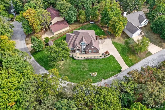 $675,000 | 1516 Redbriar Drive, High Ridge, MO 63049