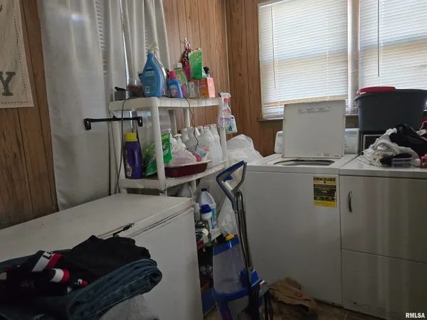 $67,500 | 735 West 3rd Street, Dallas City, IL 62330