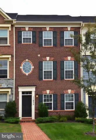 $3,200 | 11875 Snowden Farm Parkway, Clarksburg, MD 20871