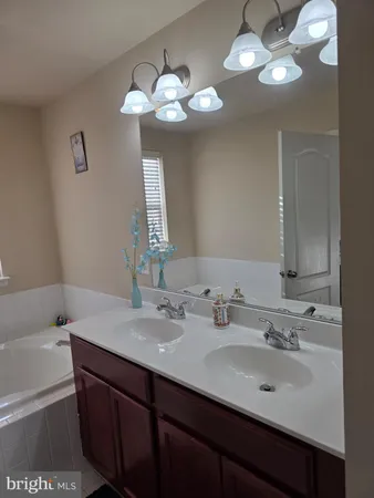 $3,200 | 11875 Snowden Farm Parkway, Clarksburg, MD 20871