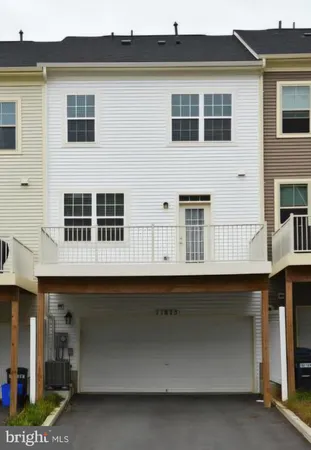 $3,200 | 11875 Snowden Farm Parkway, Clarksburg, MD 20871
