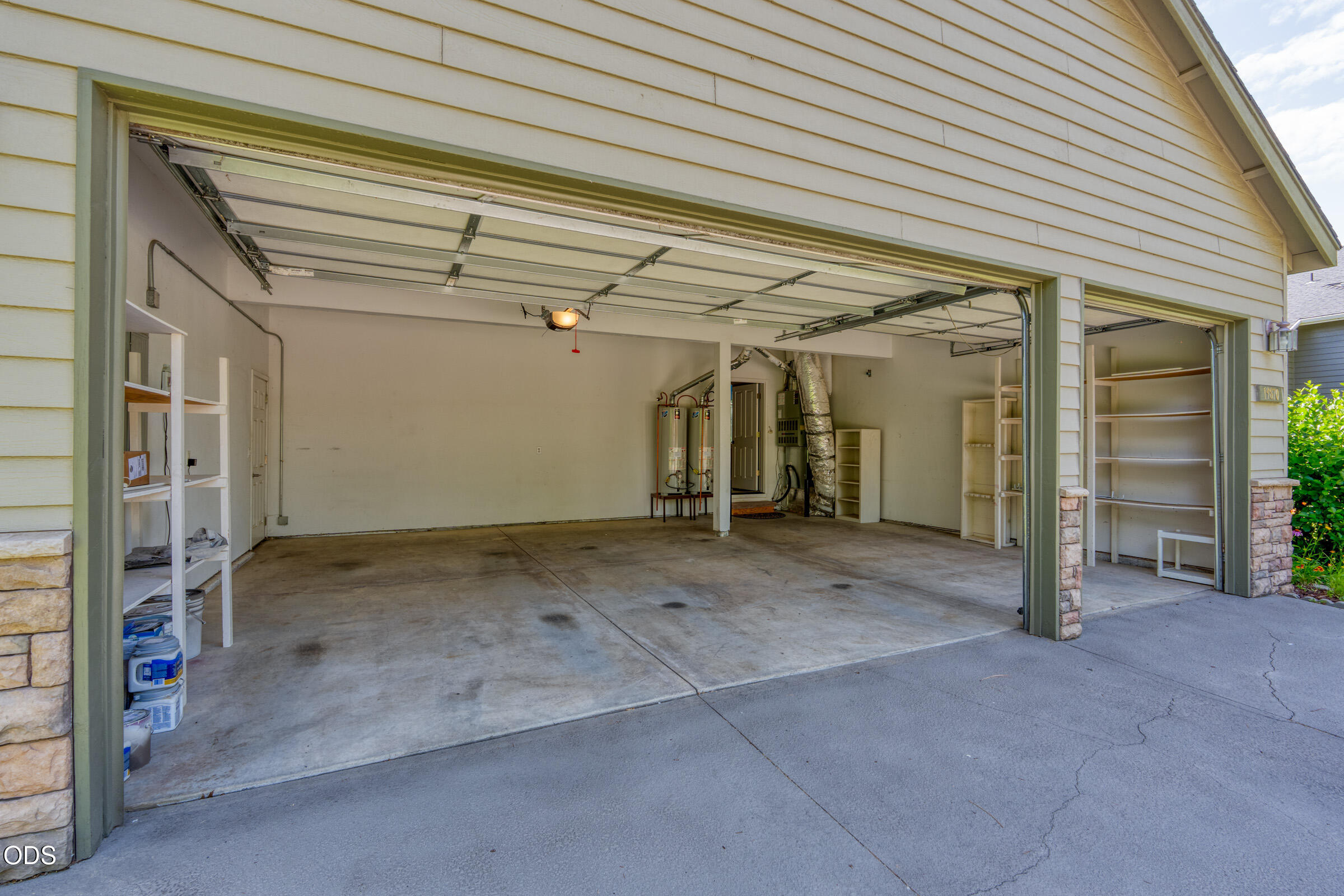 19870 Powers Road Bend, OR 97702 - Photo 33 of 40