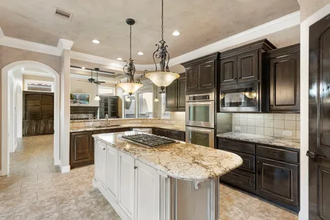 $600,000 | 2919 Twin Fountains Drive, Houston, TX 77068