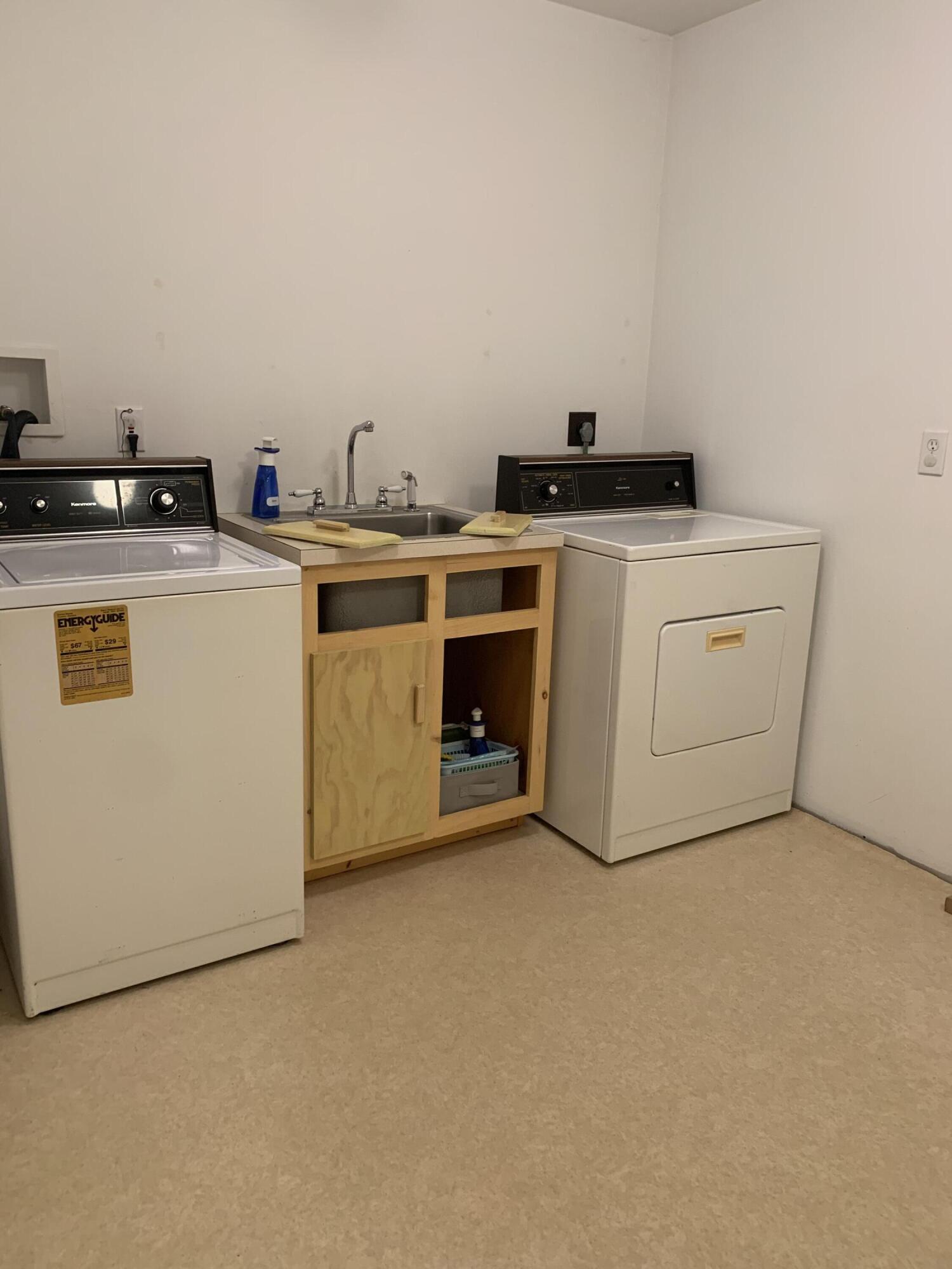 440 Gardiner Road Whitefield, ME 04353 - Photo 20 of 31 laundry off main bathrm