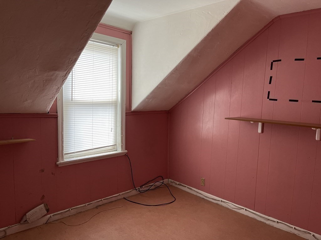 68 Suffolk Street Worcester, MA 01604 - Photo 16 of 24