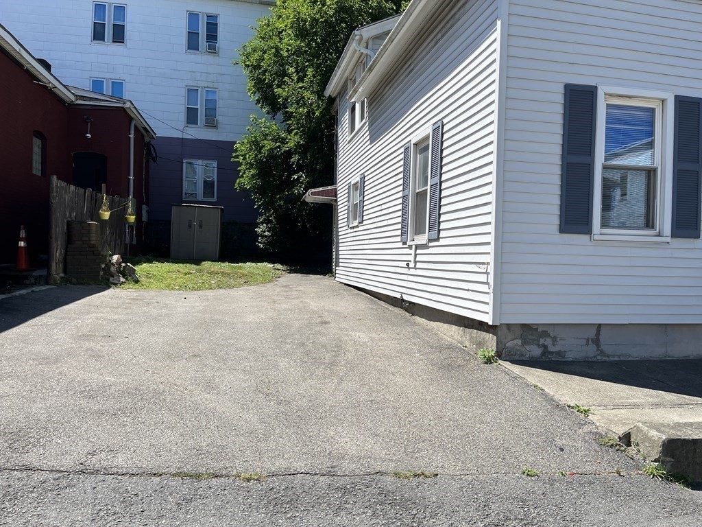 68 Suffolk Street Worcester, MA 01604 - Photo 22 of 24