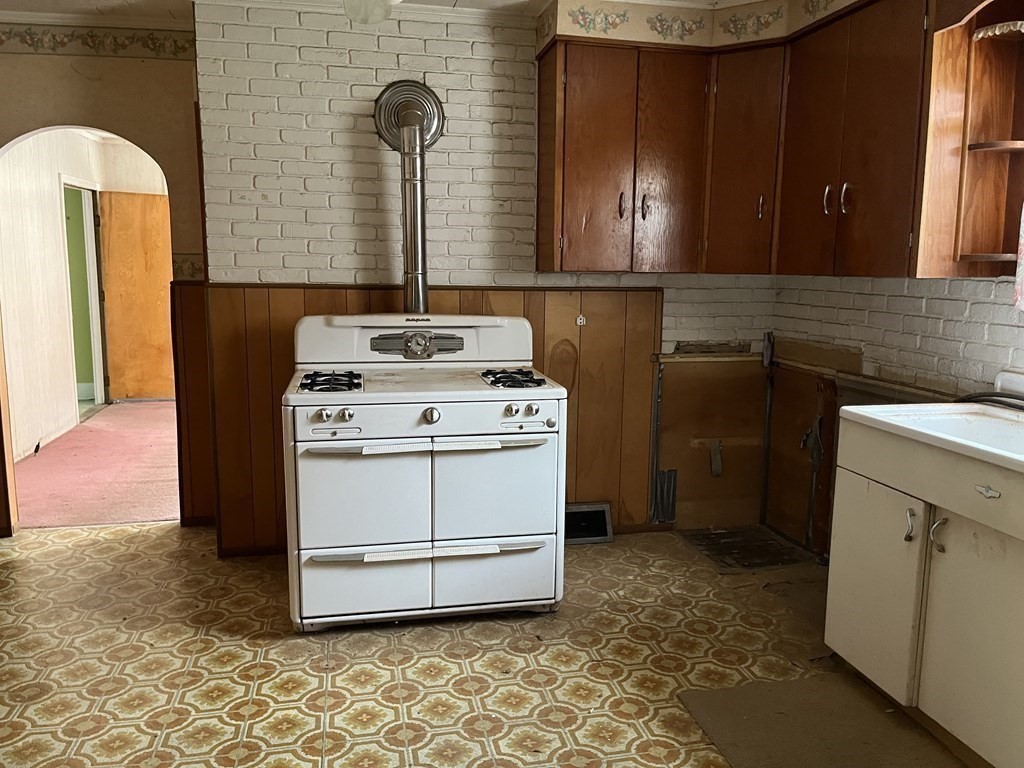 68 Suffolk Street Worcester, MA 01604 - Photo 6 of 24