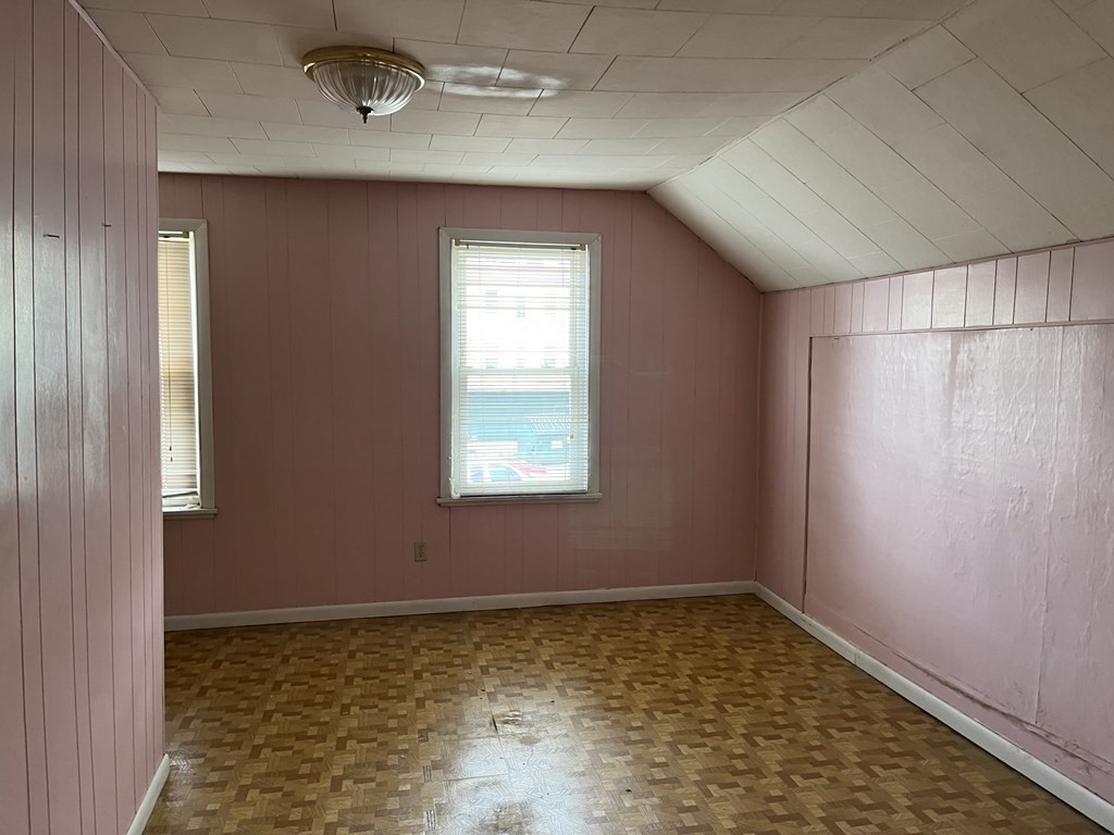 68 Suffolk Street Worcester, MA 01604 - Photo 10 of 24