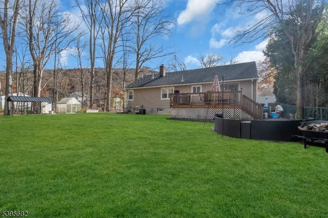 $475,000 | 3 Roger Drive, Andover, NJ 07821