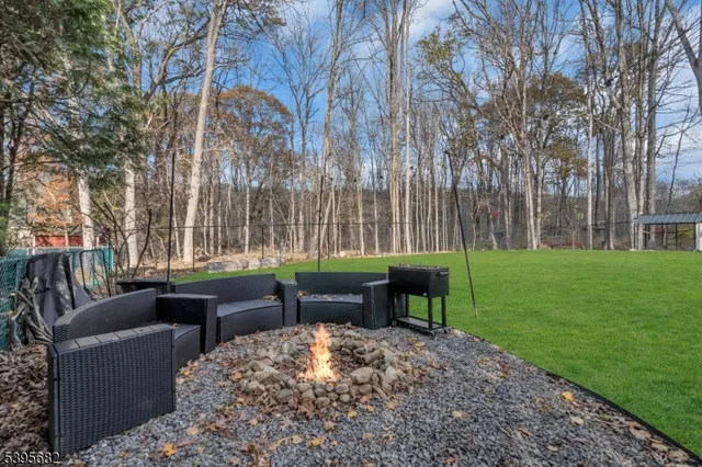 $475,000 | 3 Roger Drive, Andover, NJ 07821