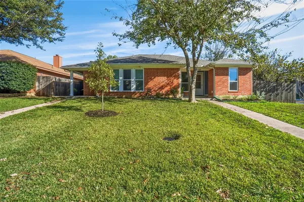 $2,600 | 702 Michol Street, Grapevine, TX 76051