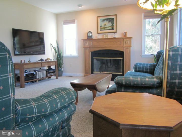 3 Pomona Court Cinnaminson, NJ 08077 - Photo 11 of 24 Family Room