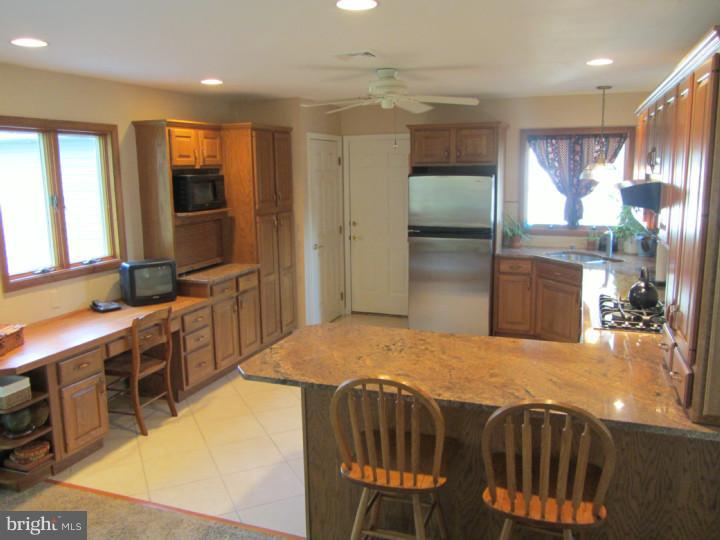 3 Pomona Court Cinnaminson, NJ 08077 - Photo 6 of 24 Kitchen