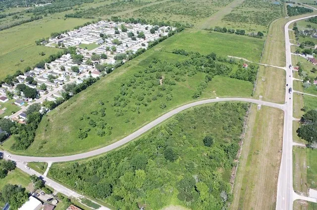 $1,900,000 | 2849 Shanks Road, Angleton, TX 77515