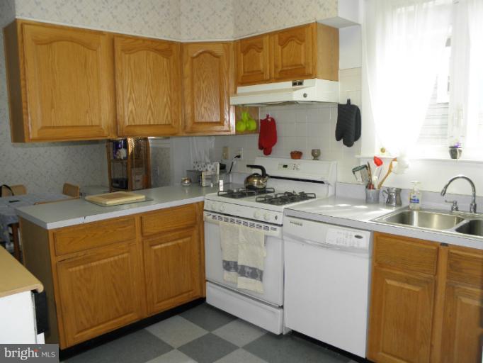 3312 Pinkney Road Baltimore, MD 21215 - Photo 14 of 20 Kitchen