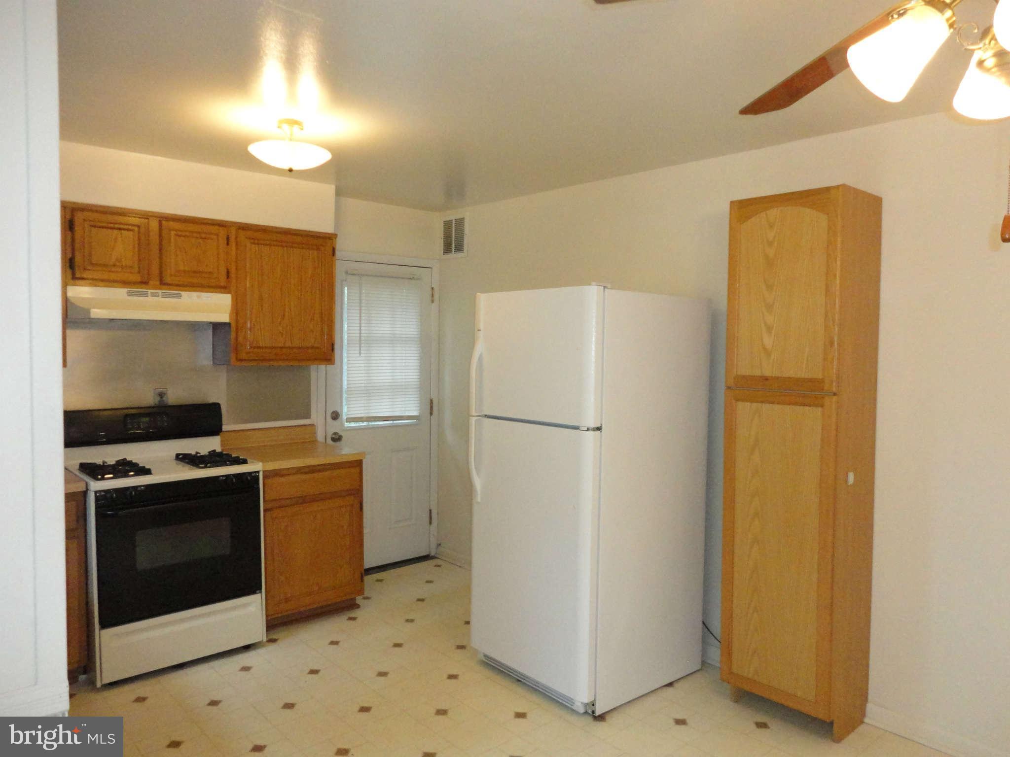 12717 Feldon Street Silver Spring, MD 20906 - Photo 3 of 30 Kitchen