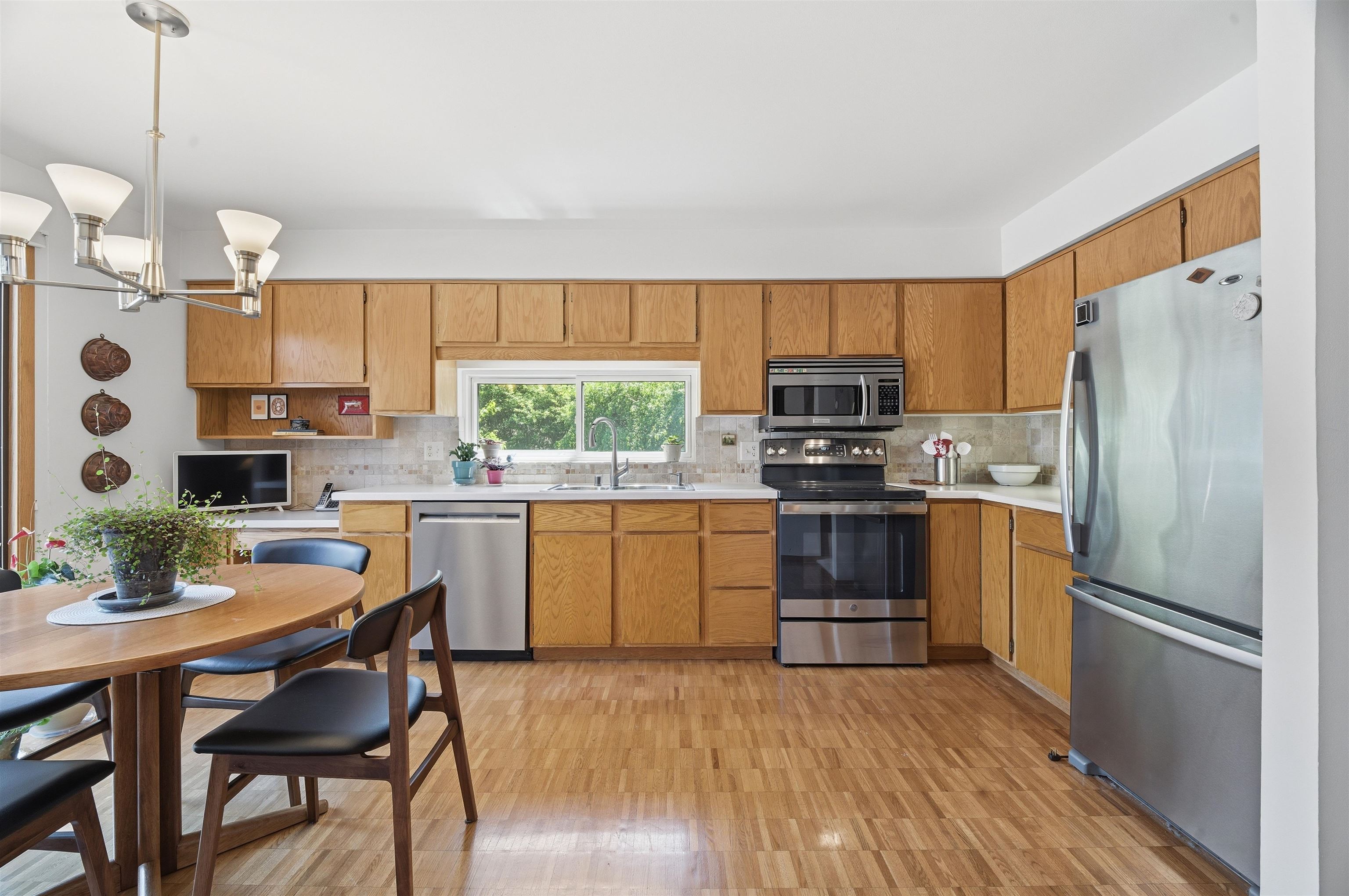 847 East Windfield Place Appleton, WI 54911 - Photo 7 of 34