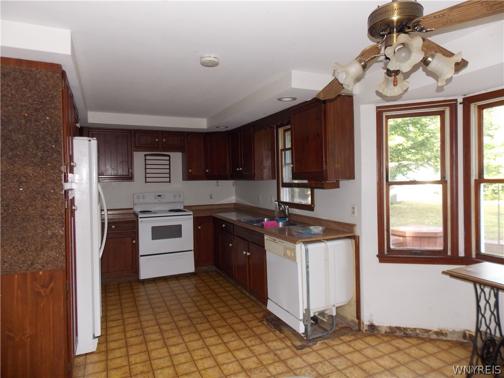 8976 Sesh Road Clarence, NY 14032 - Photo 14 of 39