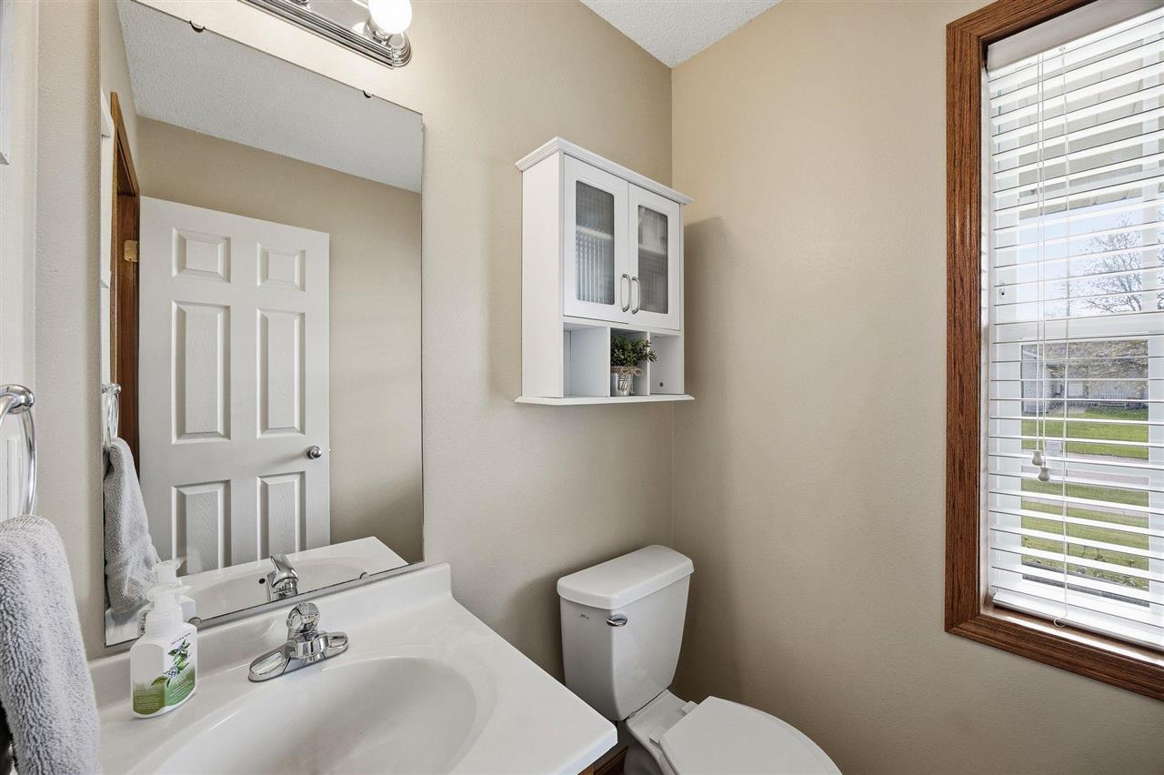 3516 Prairie Creek Road Southwest Cedar Rapids, IA 52404 - Photo 17 of 34 Gallery Image 17