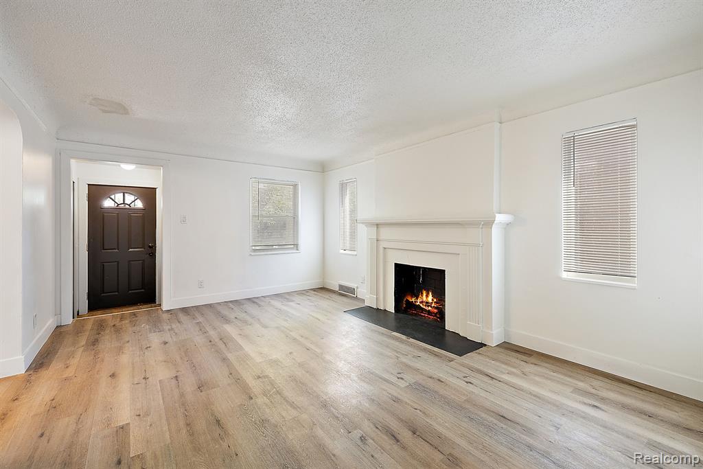 9810 Balfour Road Detroit, MI 48224 - Photo 8 of 31 Gallery Image 8