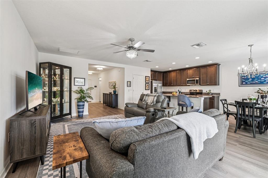 13129 Conquistador Loop Spring Hill, FL 34610 - Photo 6 of 40 Gallery Image 6