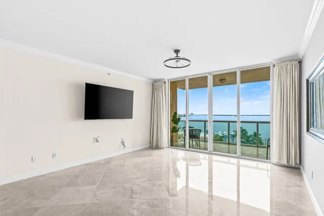 $635,000 | 2650 Lake Shore Drive, Unit 703, Riviera Beach, FL 33404