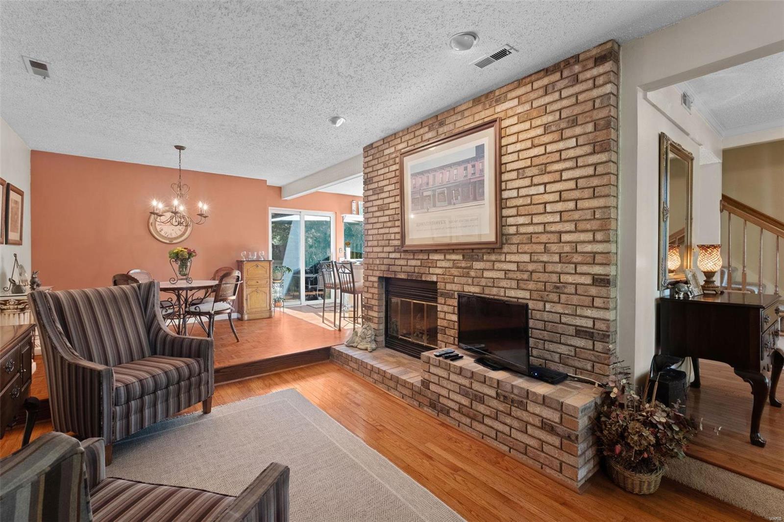 821 Amolac Drive St. Louis, MO 63141 - Photo 11 of 40