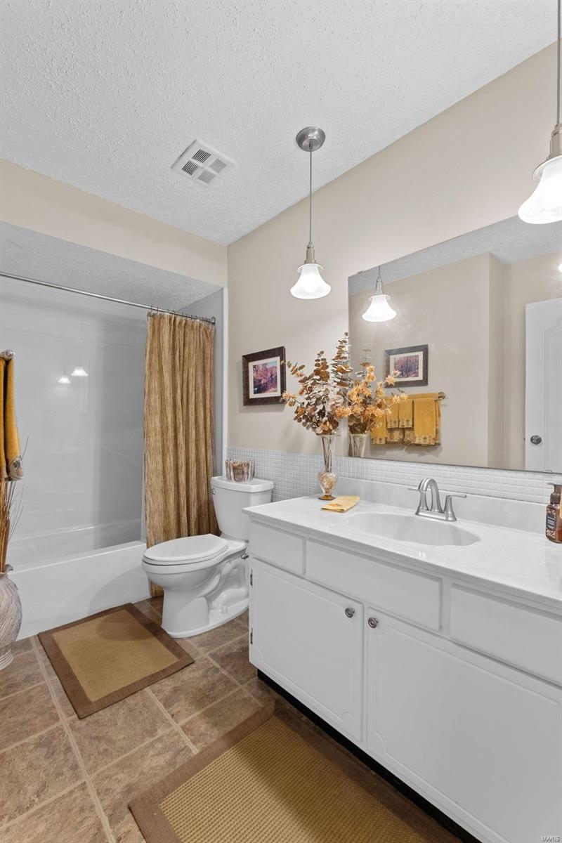 821 Amolac Drive St. Louis, MO 63141 - Photo 17 of 40