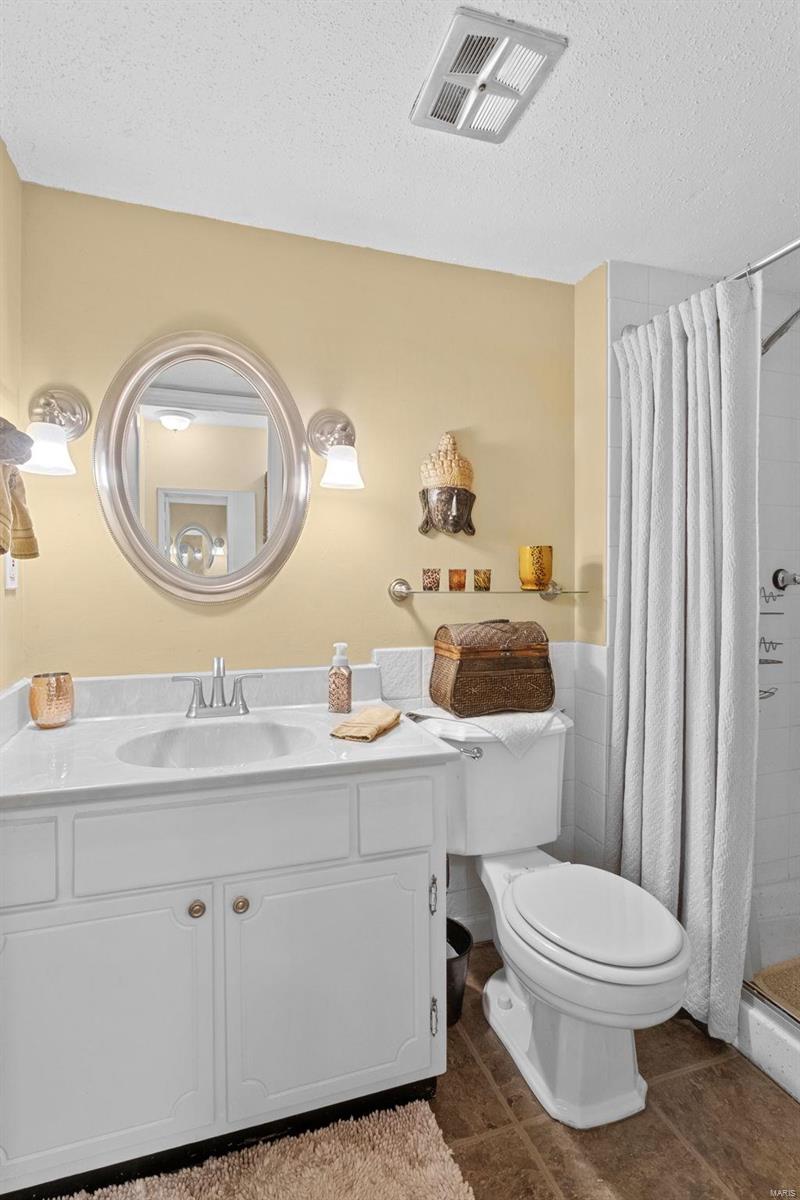 821 Amolac Drive St. Louis, MO 63141 - Photo 23 of 40