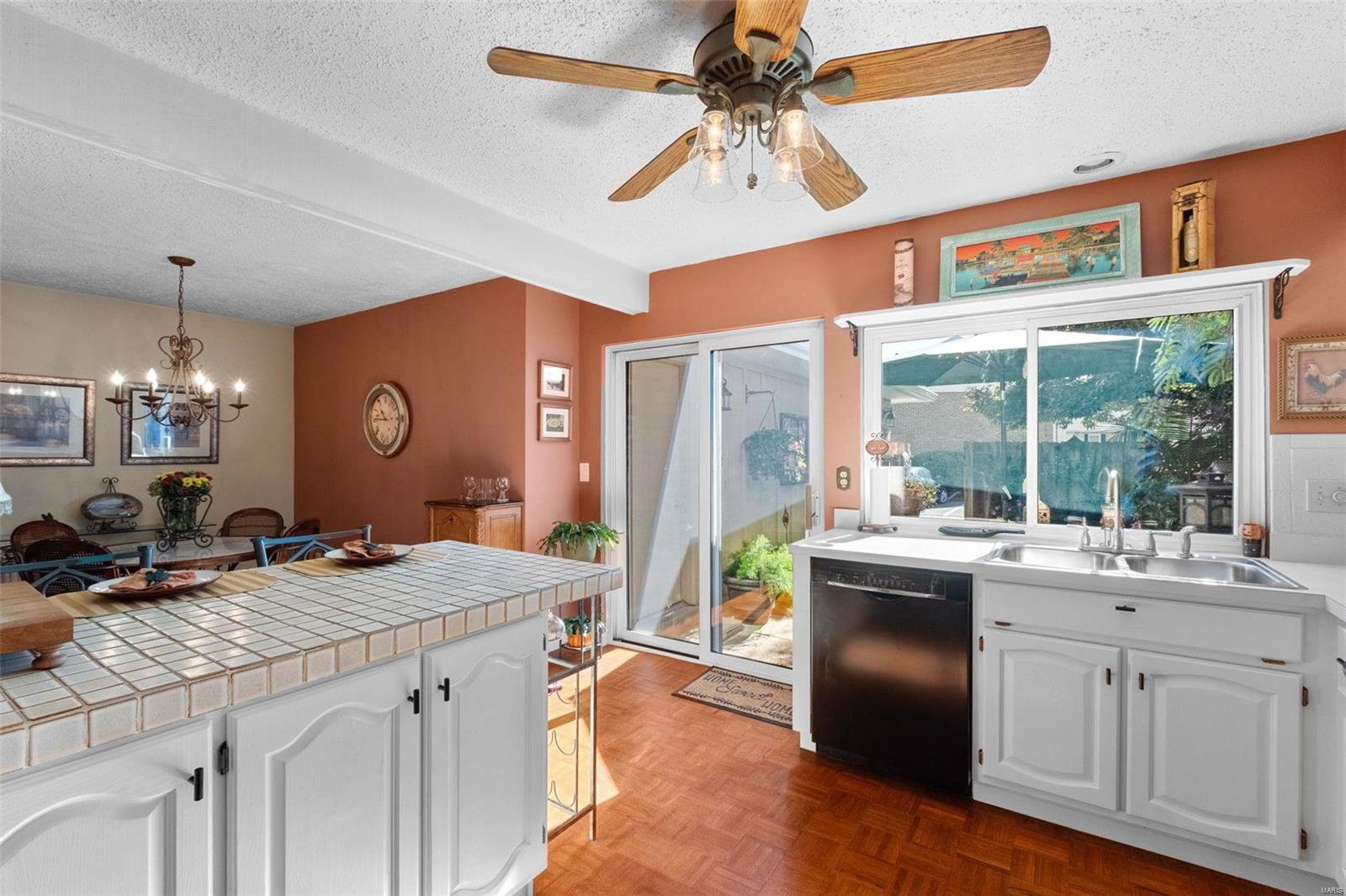 821 Amolac Drive St. Louis, MO 63141 - Photo 7 of 40