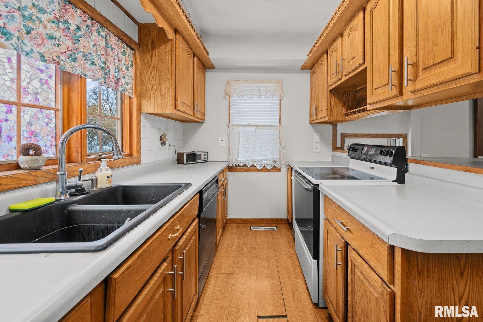 2701 47th Street Moline, IL 61265 - Photo 14 of 41